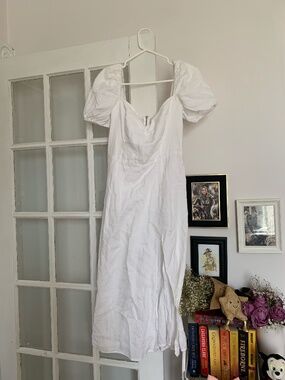 Wilfred Aritzia White Linen Puff Sleeve Dress with leg slit